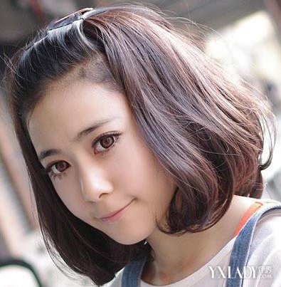 大方脸适合什么发型