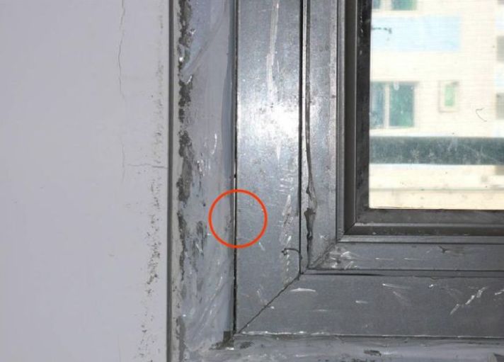 窗户与墙缝隙用什么胶