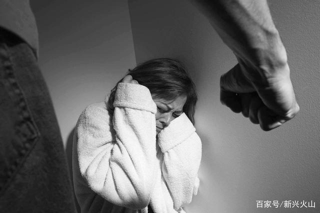 受害者对施害者产生感情心理学上叫什么