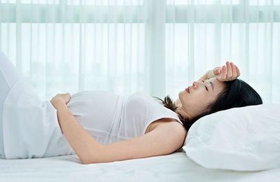 怀孕靠下是怎么回事