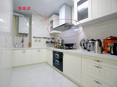 厨房在中间怎样安抽油烟机