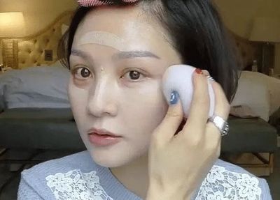 先涂粉底液还是素颜霜