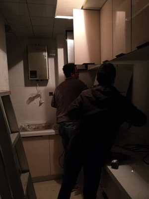 橱柜三件套怎么安装