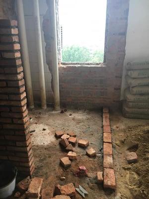 砌墙是不是要拆地板