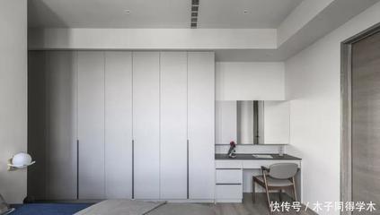 衣柜和梳妆台一体式