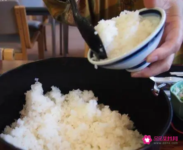 孕妇梦见吃米饭