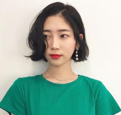 颧弓宽适合什么发型