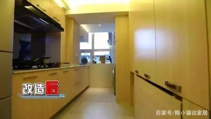 厨房窗户正对三角路口