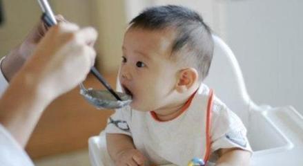 宝宝多大可以和大人吃一样的饭