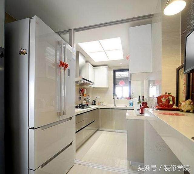 厨房门与冰箱风水