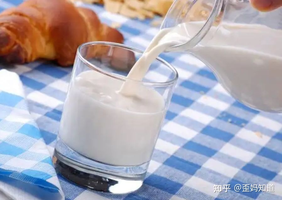 奶粉和纯牛奶哪个营养好