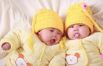 孕妇梦见别人怀双胞胎