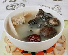 骨头香菇木耳汤的做法