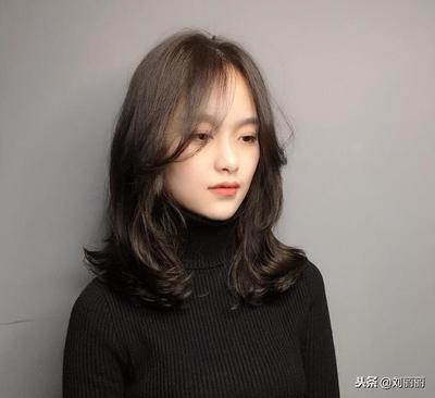 发型女中长