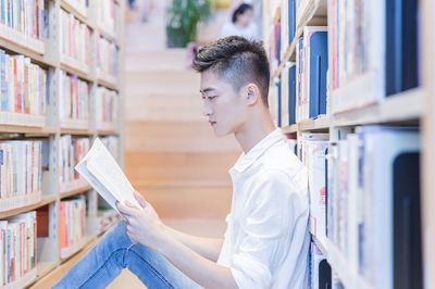 女的中职读什么本科好