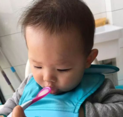 婴儿几个月可以喝粥