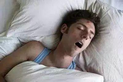 手抖冒虚汗是怎么回事