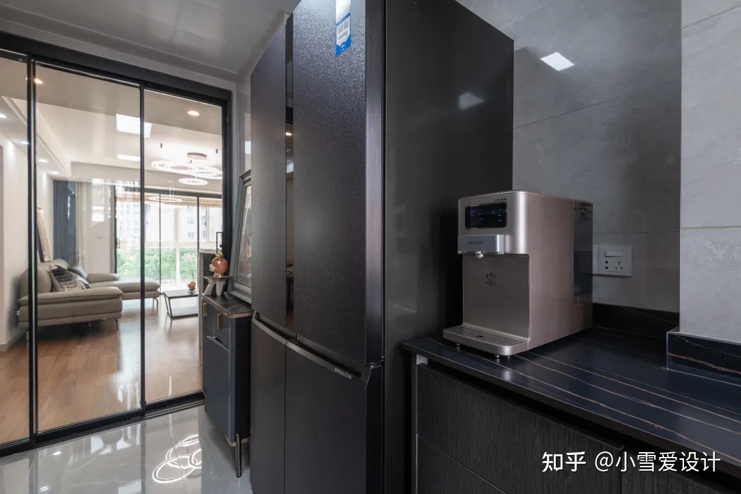 中餐厨房窗口