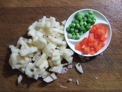 青豆炒藕丁的制作方法