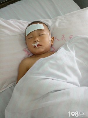 宝宝发烧抽搐怎么急救