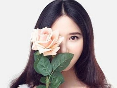 化妆出油皮肤长痘痘