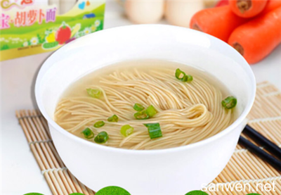 几个月能吃面条