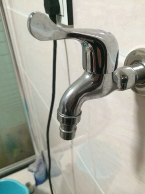 厨房用混水龙头漏水