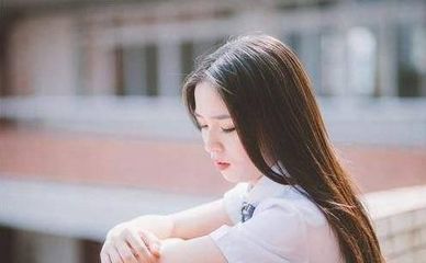 天生桃花命的生肖女