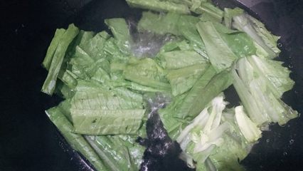 凉拌油麦菜用焯水吗