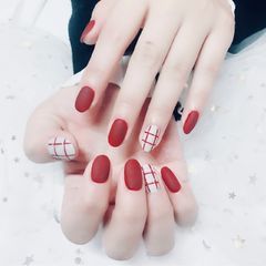 红色美甲磨砂