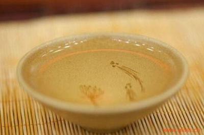 如何去除玻璃杯子里的茶垢