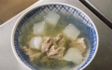 月子里能吃海带排骨汤吗