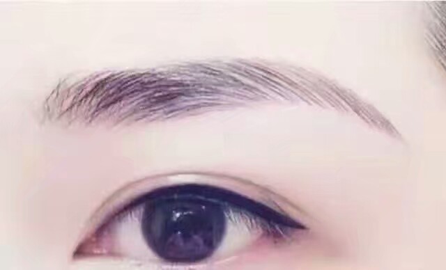 身上来月经能纹眉吗