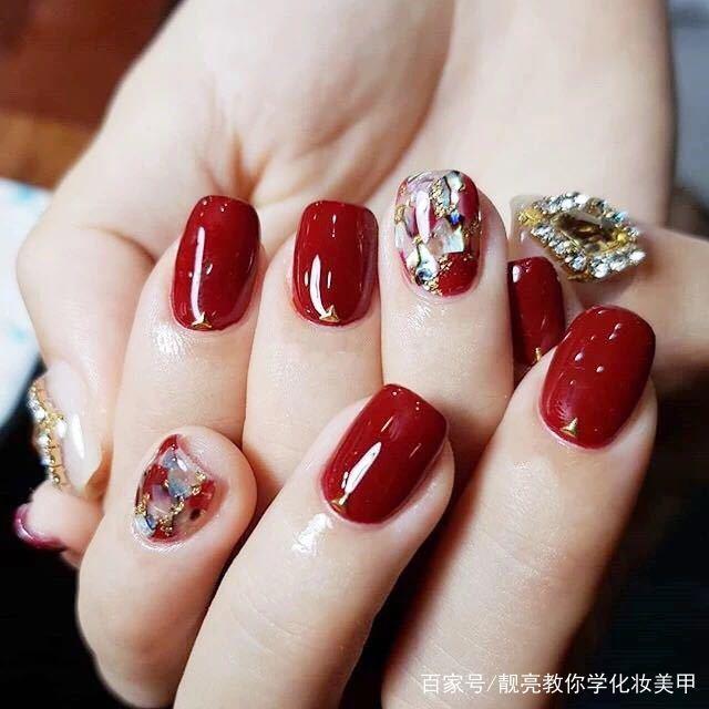 最流行的美甲