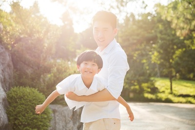 梦见自己抱一个小男孩