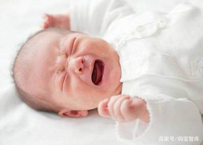 新生儿惊跳怎么办