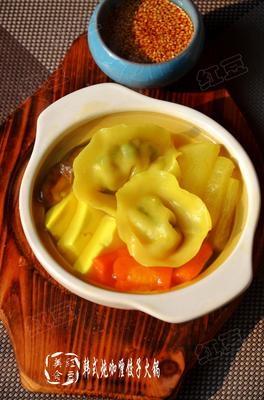 胡萝卜豆腐香菇饺子