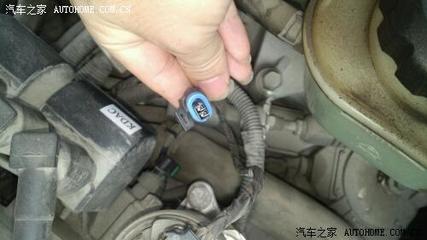 别克车水温传感器如何连接