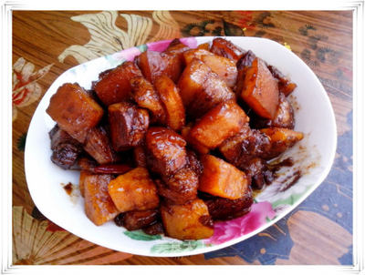 红焖肉炖土豆制作方法