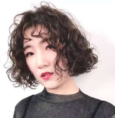 免打理短发女