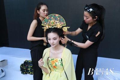 一边上班一边学化妆