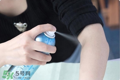 防晒喷雾能直接喷脸吗