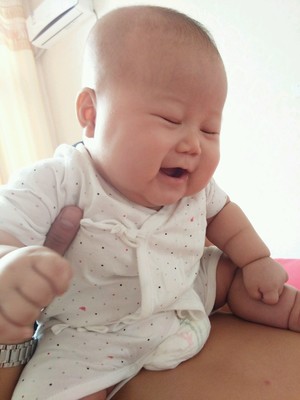 三个月的宝宝可以看电视吗