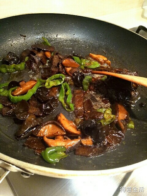 香菇炒卤牛肉的做法
