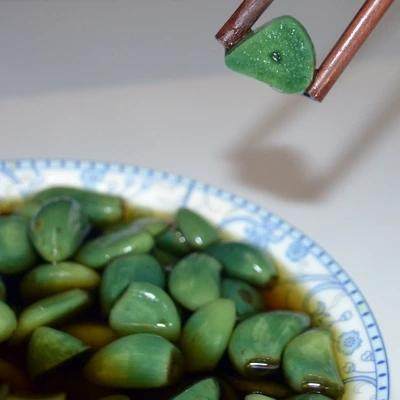 背上长湿毒痘痘擦什么药