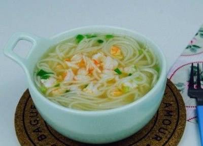 几个月能吃面条