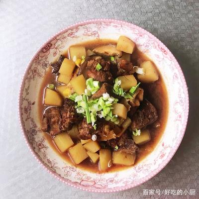 红烧排骨和土豆的做法