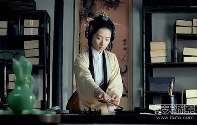 性格刚强的女人