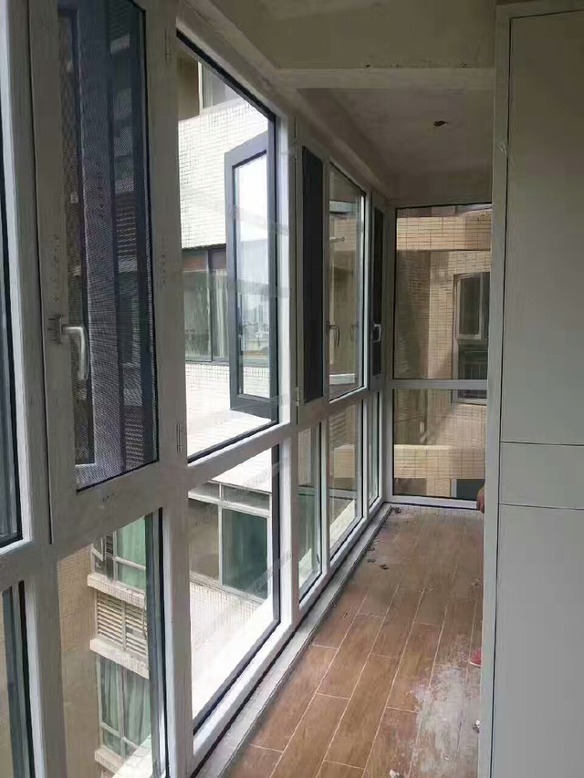 阳台断桥铝窗户效果图