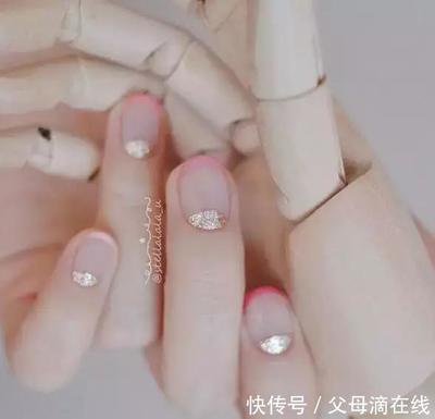 法式美甲白边